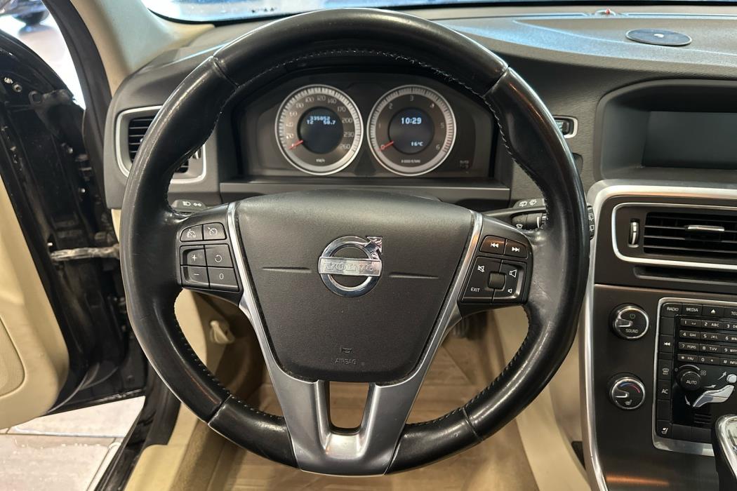 VOLVO V60 2012