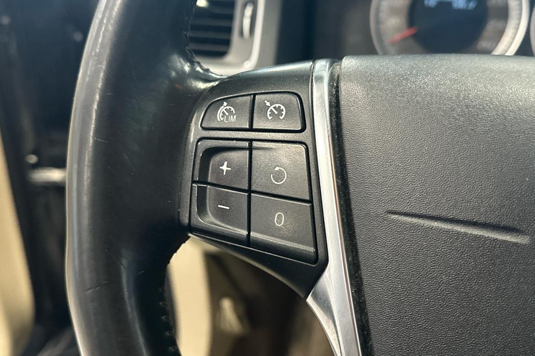 VOLVO V60 2012