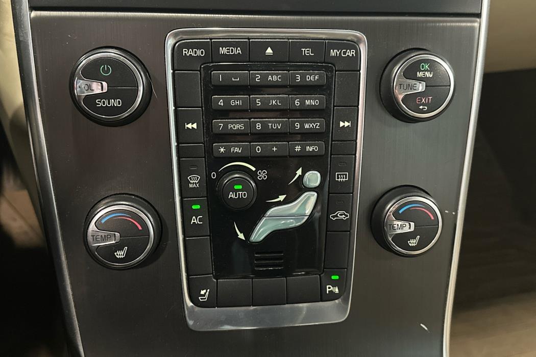 VOLVO V60 2012