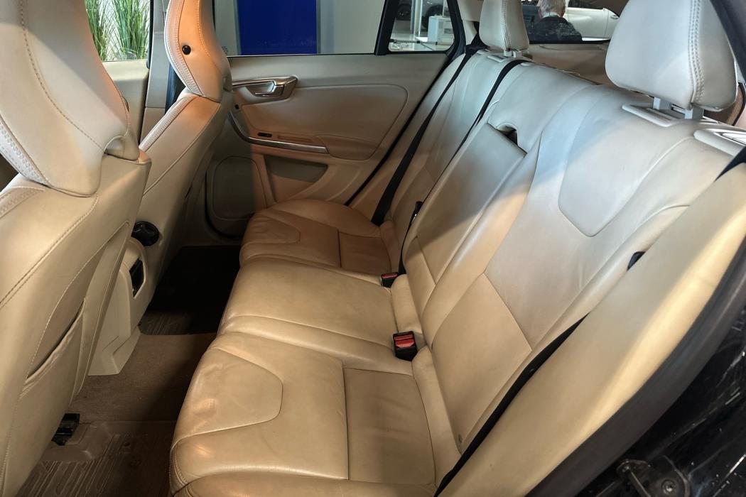 VOLVO V60 2012