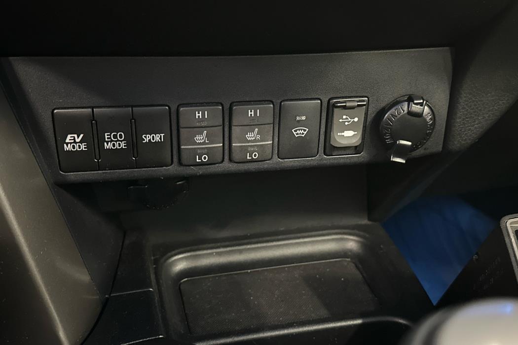 TOYOTA RAV4 2018