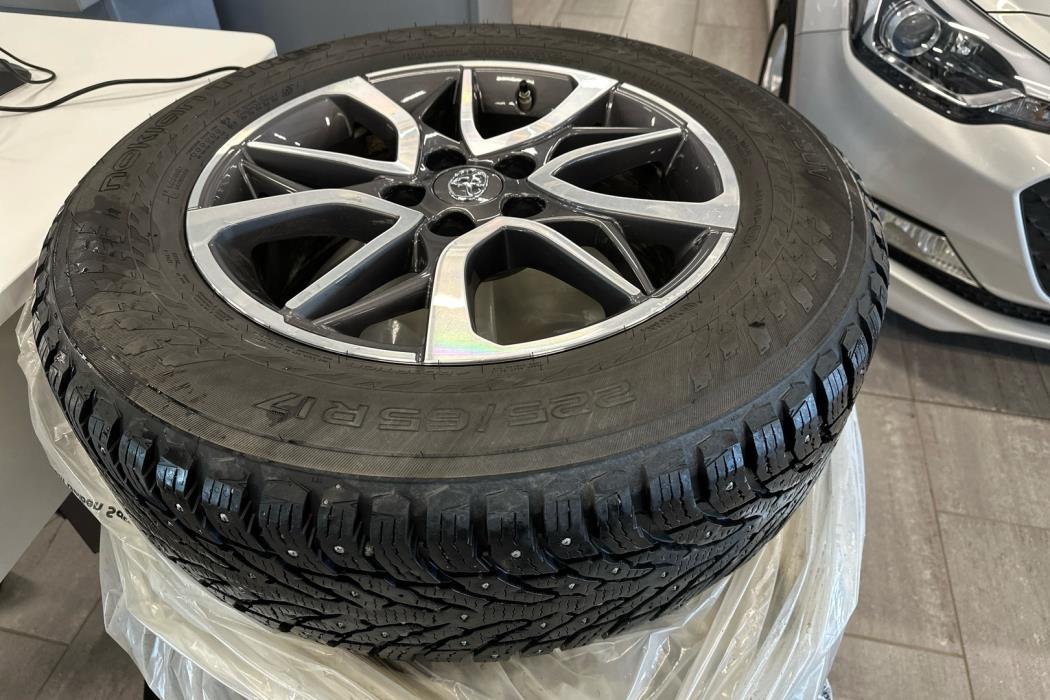TOYOTA RAV4 2018