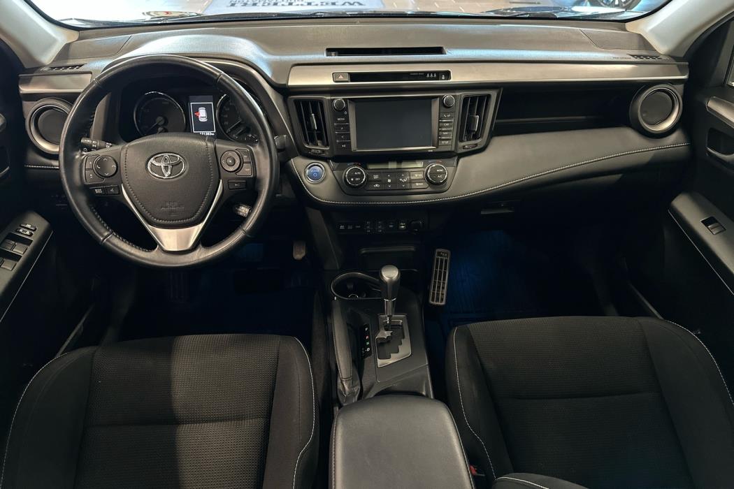 TOYOTA RAV4 2018