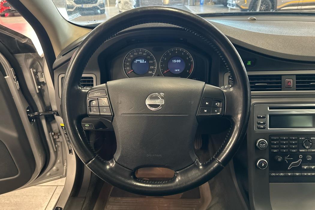 VOLVO V70 2009