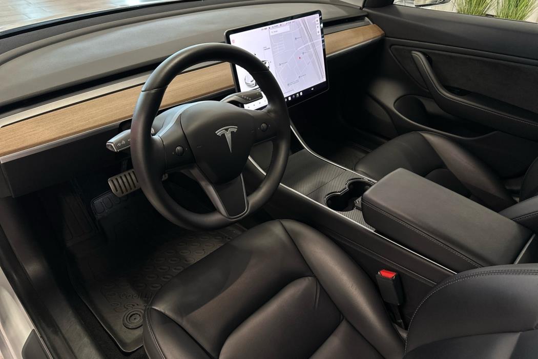 TESLA Model 3 2019