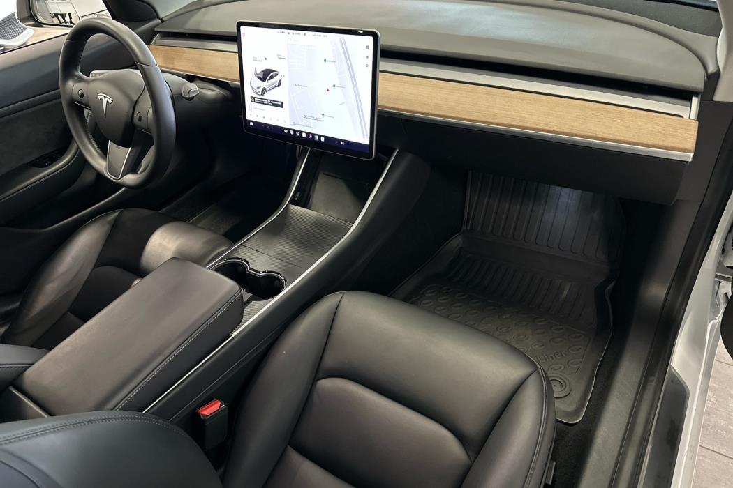 TESLA Model 3 2019