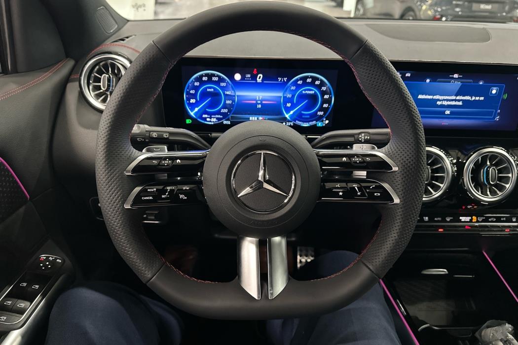 MERCEDES-BENZ EQA 2025