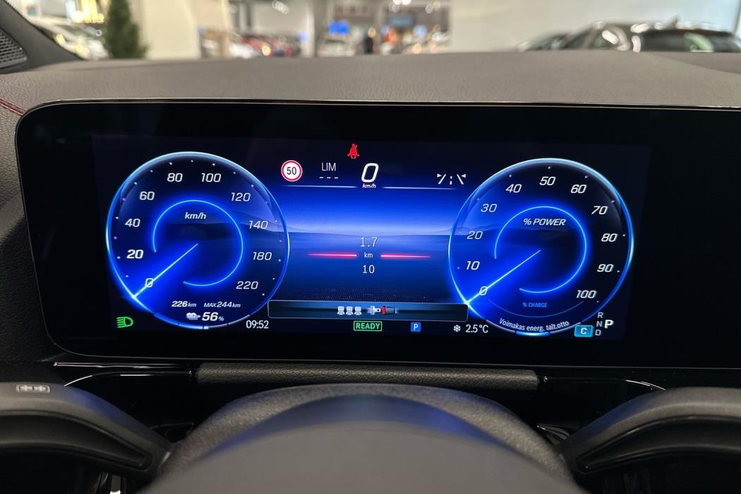 MERCEDES-BENZ EQA 2025