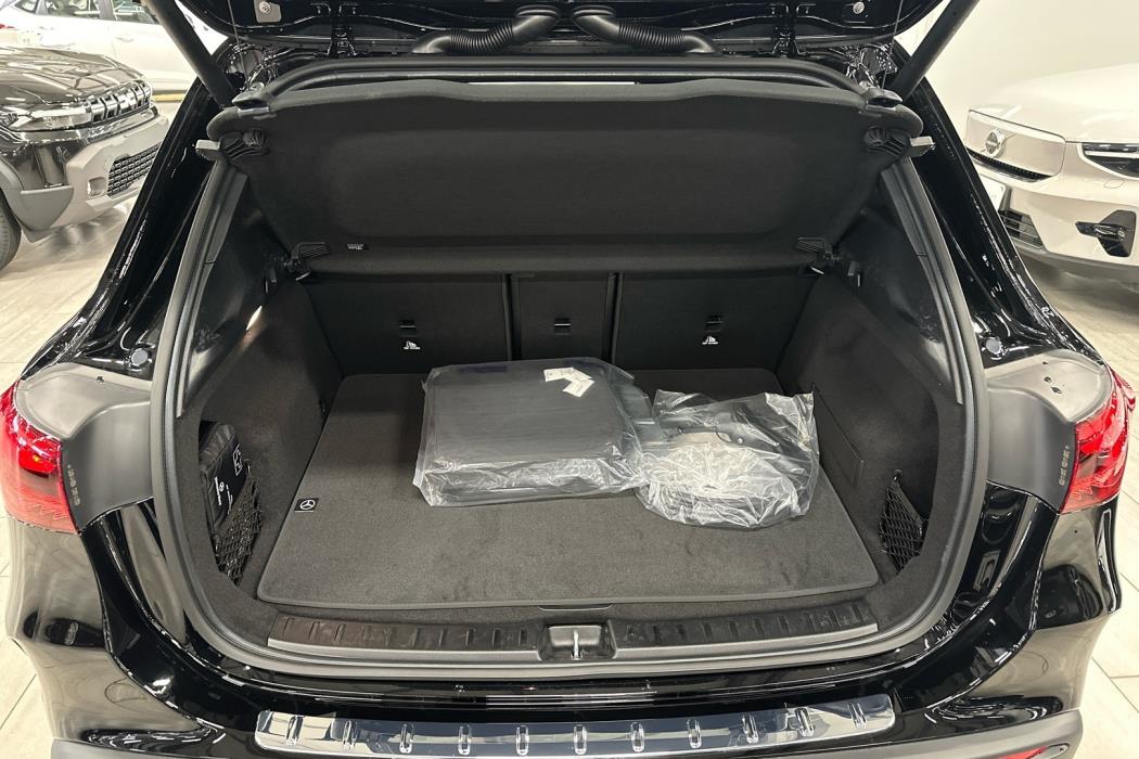 MERCEDES-BENZ EQA 2025