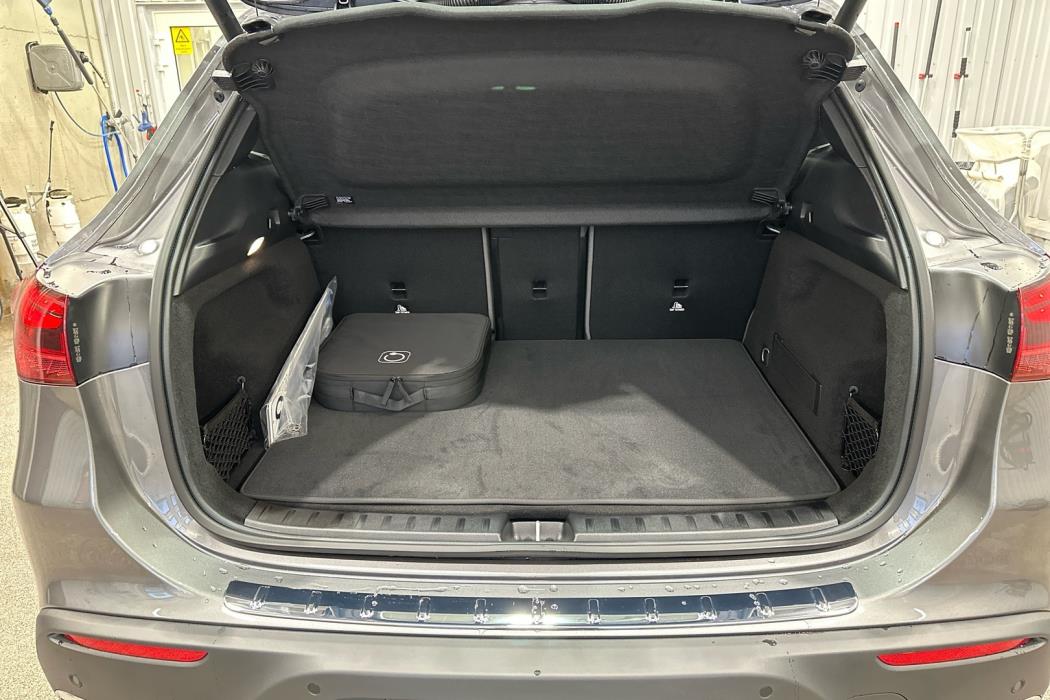 MERCEDES-BENZ EQA 2025