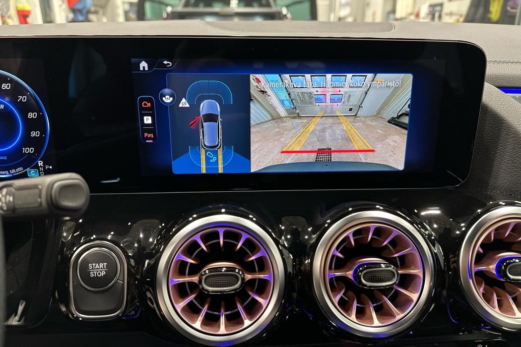 MERCEDES-BENZ EQA 2025