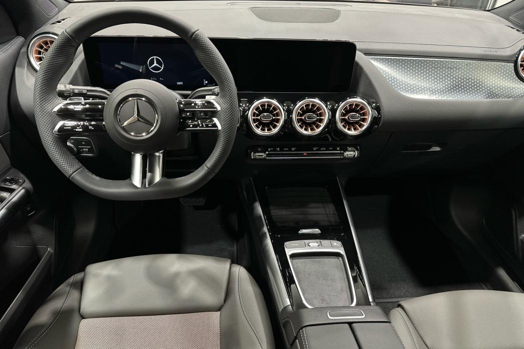 MERCEDES-BENZ EQA 2025