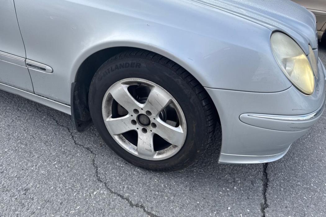 MERCEDES-BENZ E 2002