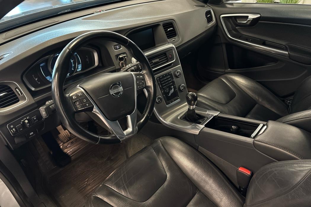 VOLVO V60 2014