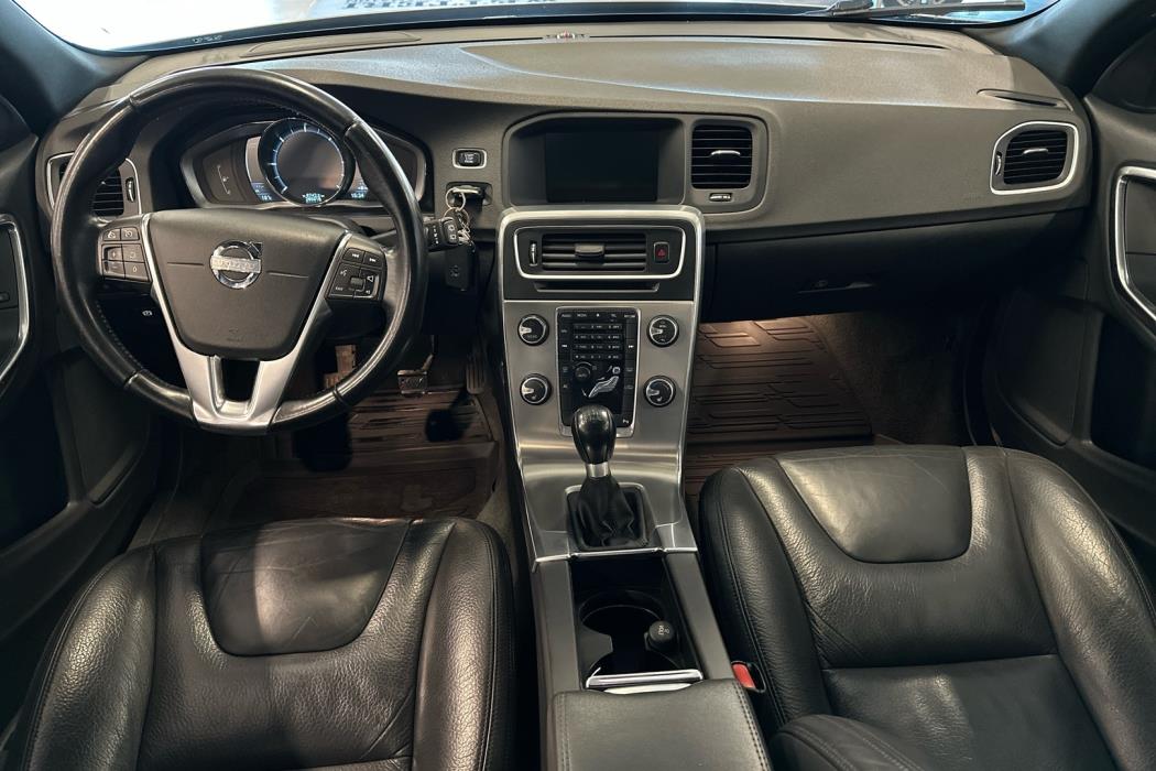 VOLVO V60 2014