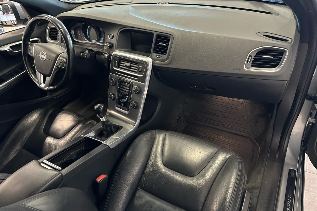 VOLVO V60 2014