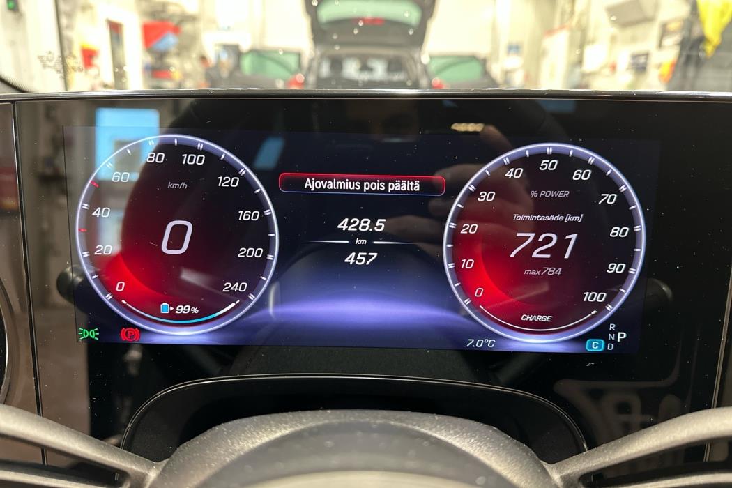 MERCEDES-BENZ CLA 2025