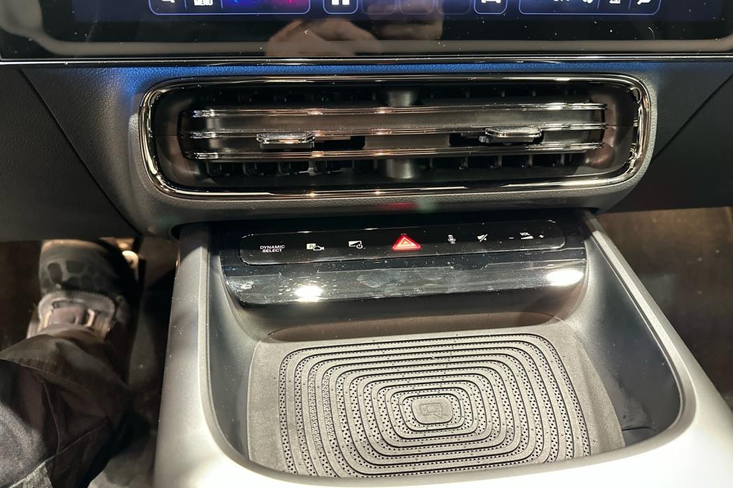 MERCEDES-BENZ CLA 2025