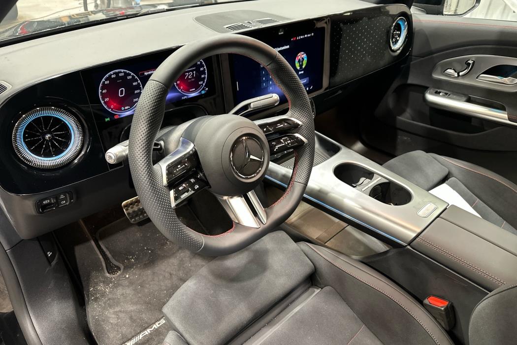 MERCEDES-BENZ CLA 2025