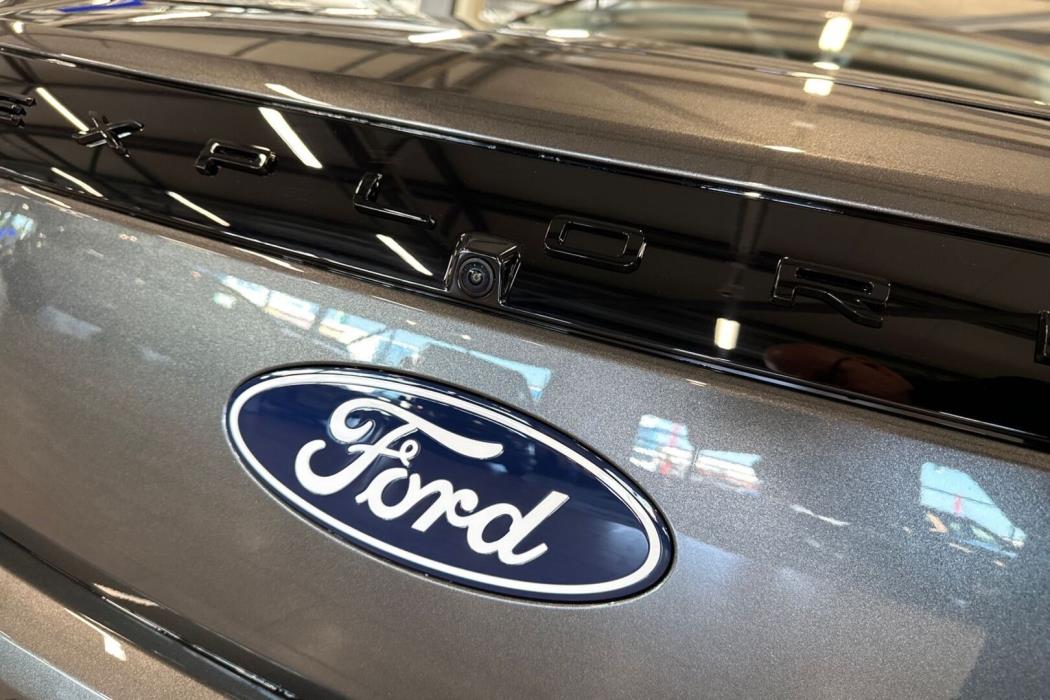 FORD EXPLORER 2026