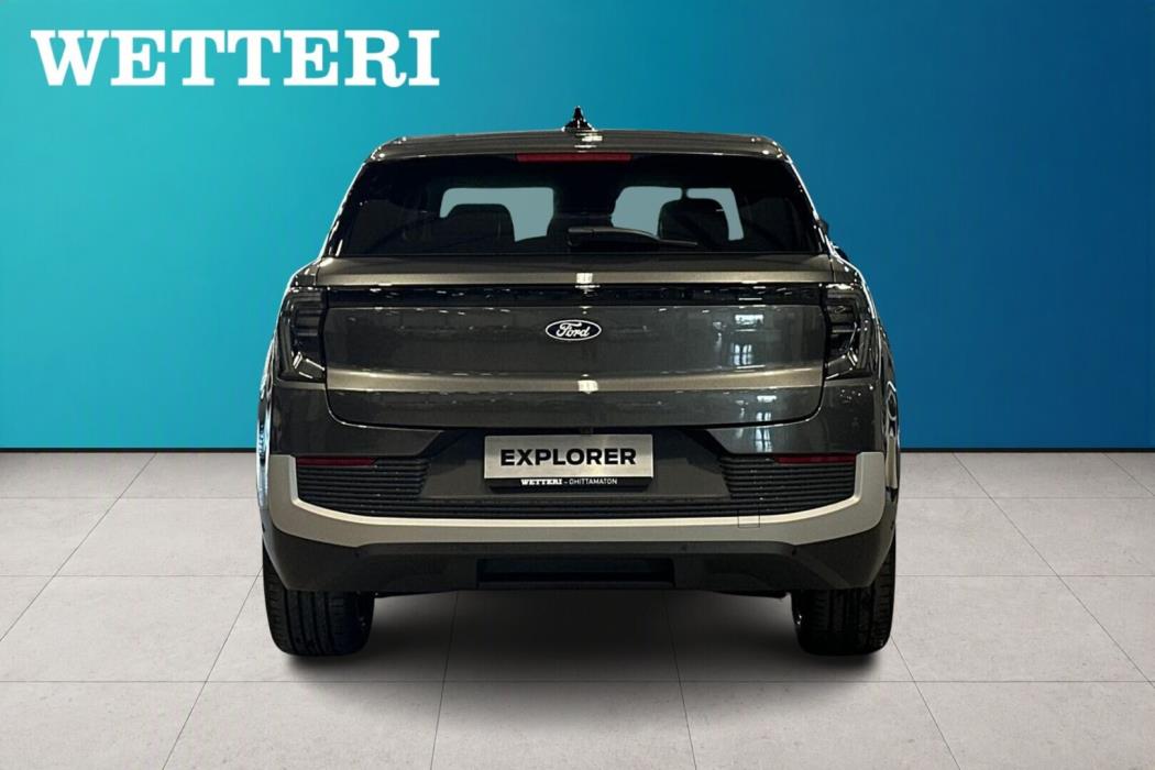 FORD EXPLORER 2026