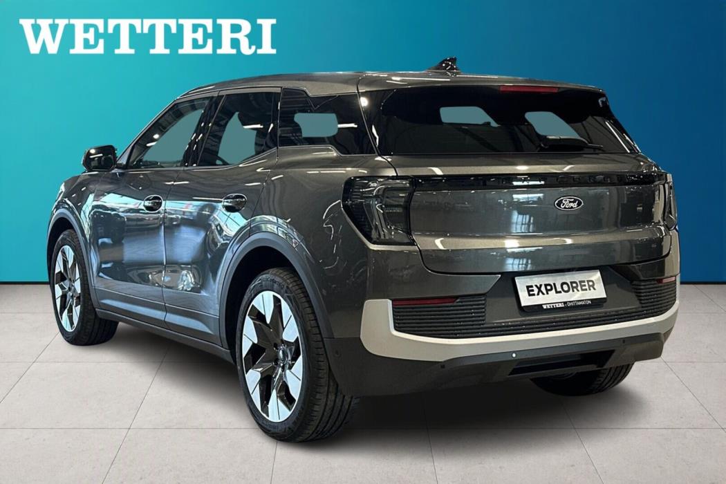 FORD EXPLORER 2026