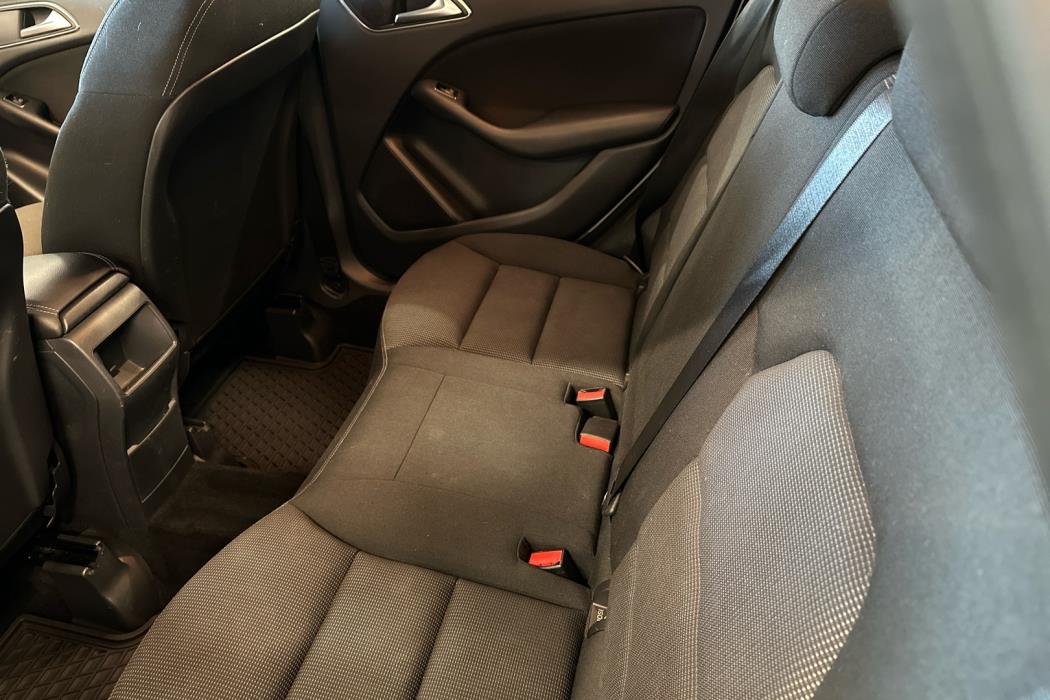 MERCEDES-BENZ B 2012