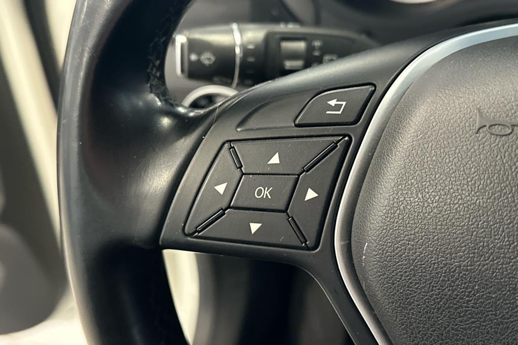 MERCEDES-BENZ B 2012