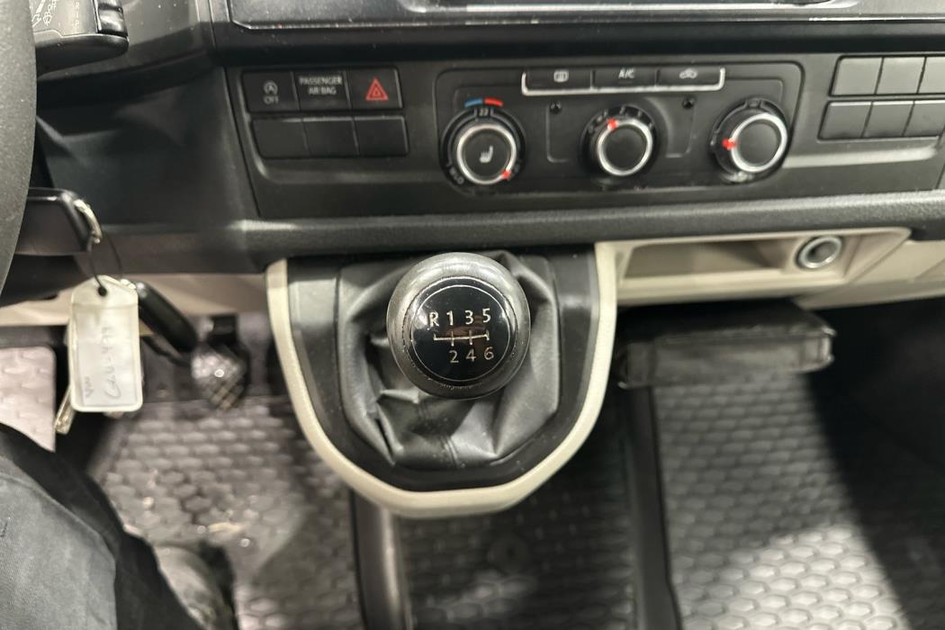 VOLKSWAGEN Transporter 2016