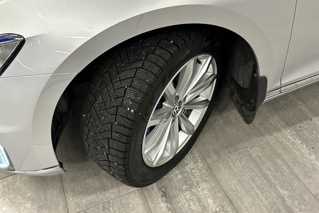 VOLKSWAGEN Passat 2018