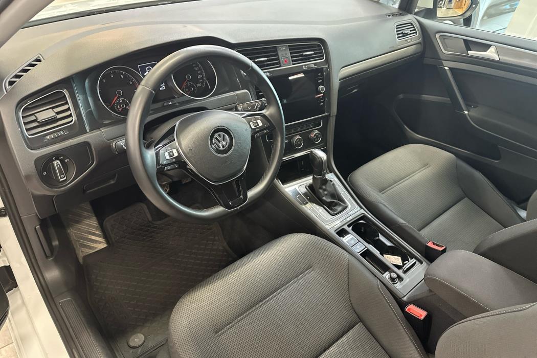 VOLKSWAGEN Golf 2019