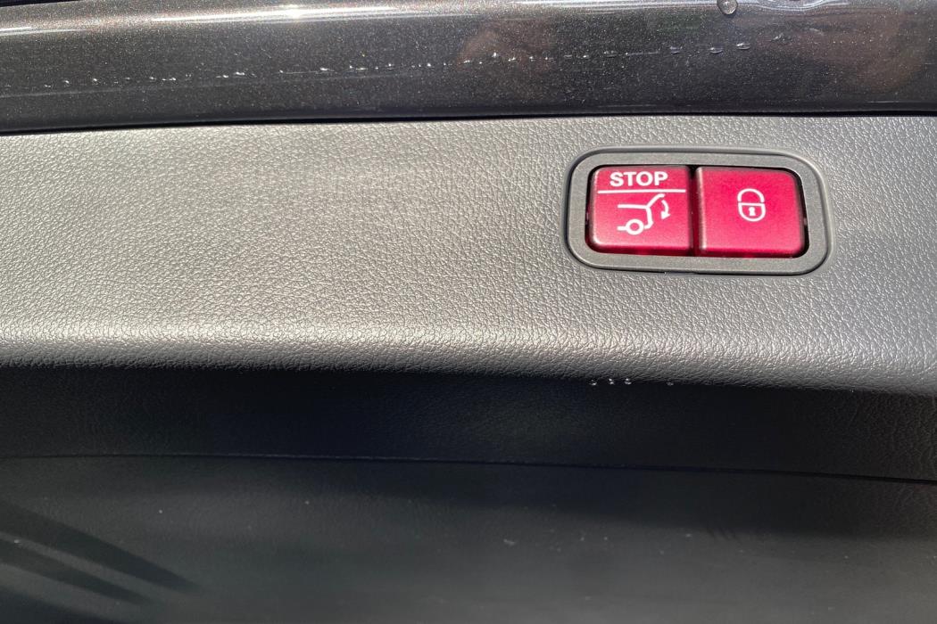 MERCEDES-BENZ C 2022