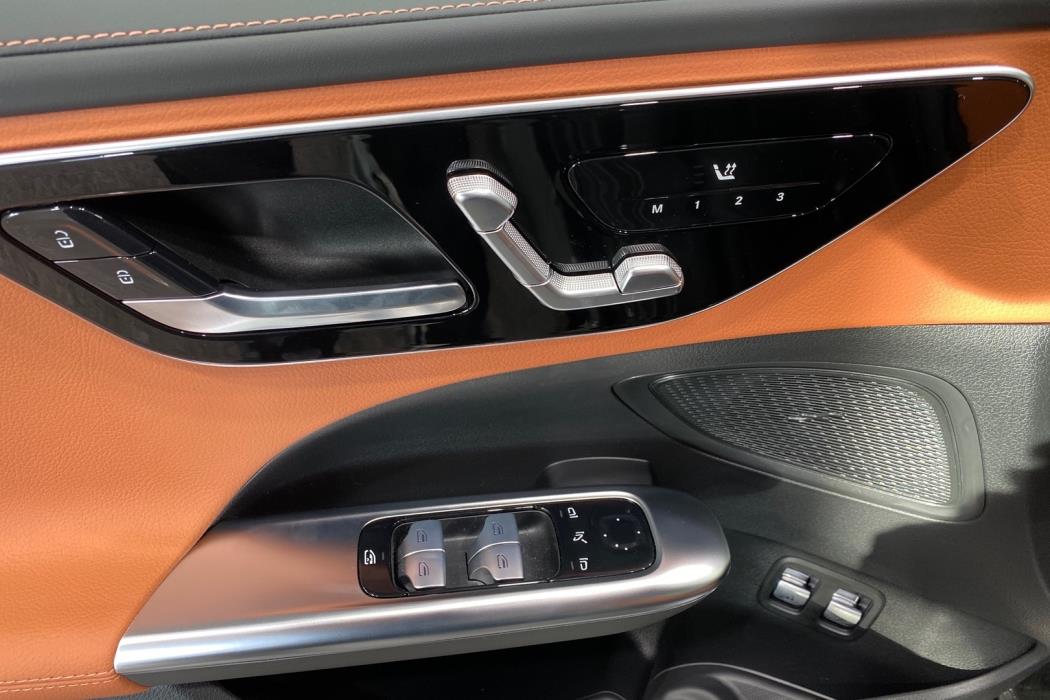 MERCEDES-BENZ C 2022