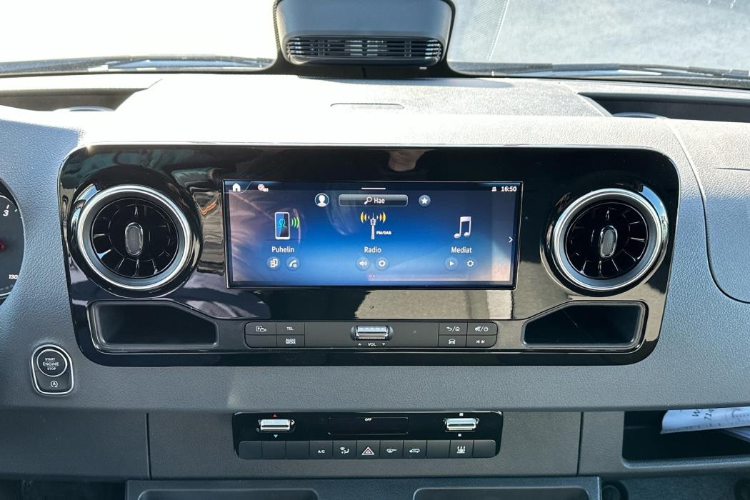 MERCEDES-BENZ Sprinter 2025