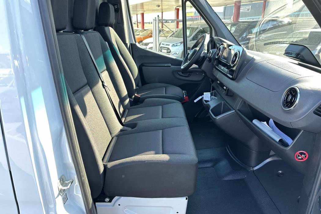 MERCEDES-BENZ Sprinter 2025