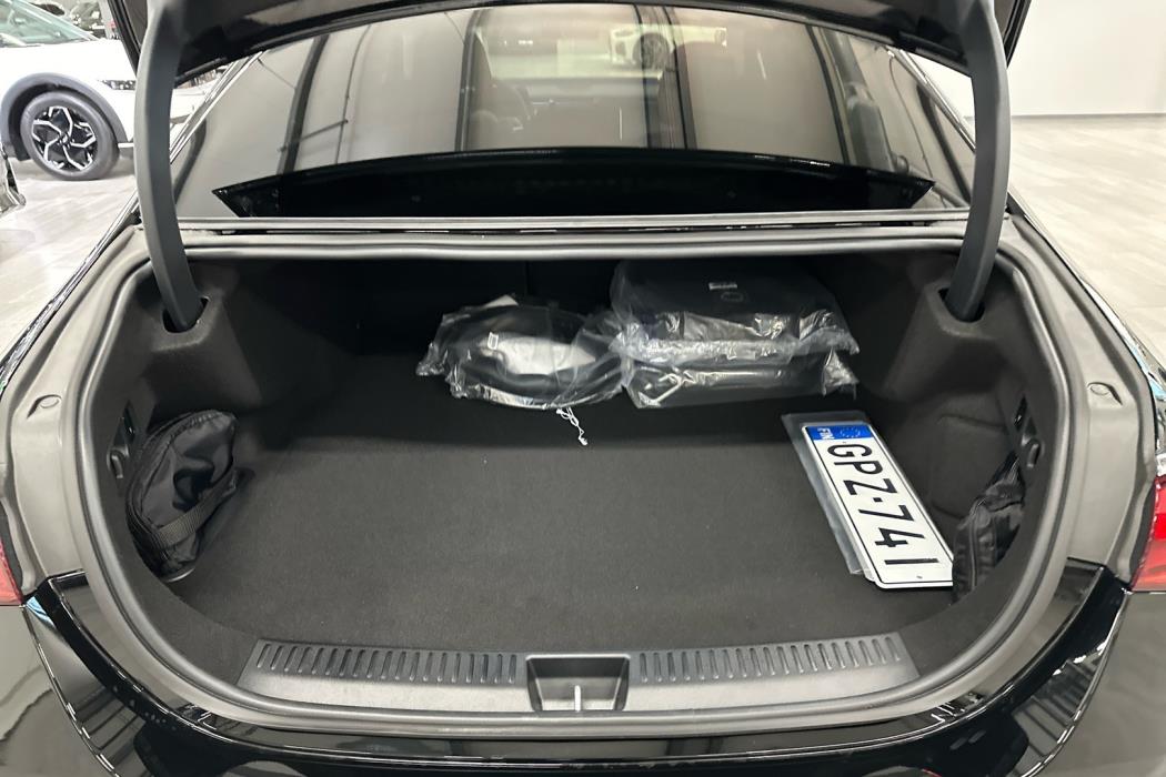 MERCEDES-BENZ E 2025