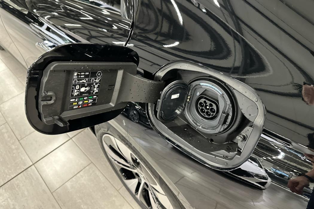 MERCEDES-BENZ E 2025