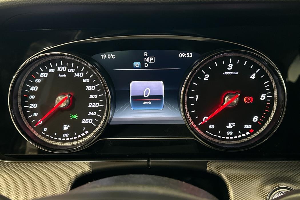 MERCEDES-BENZ E 2017