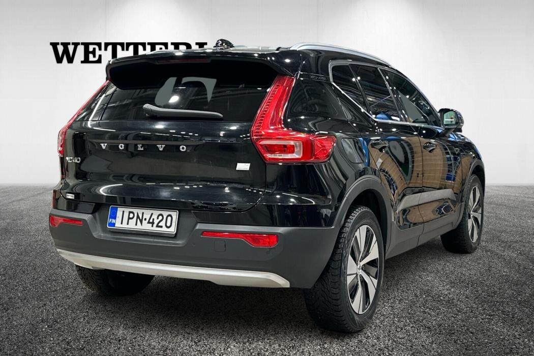 VOLVO XC40 2022