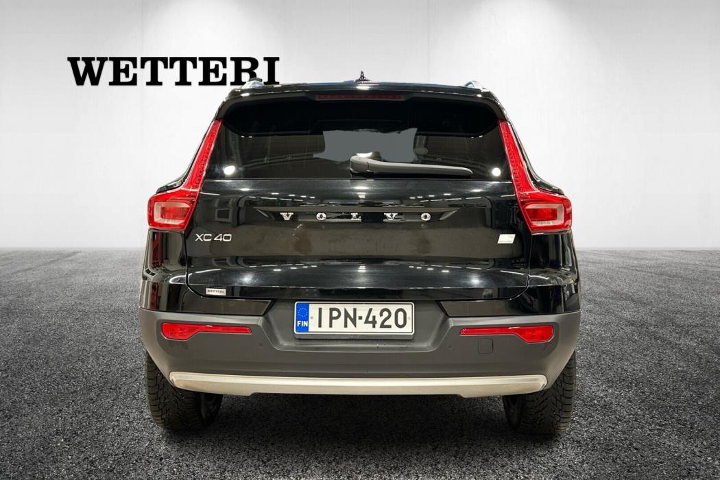 VOLVO XC40 2022