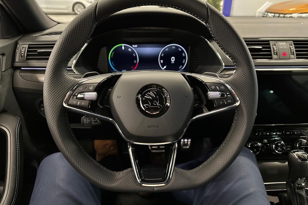 SKODA Superb 2025