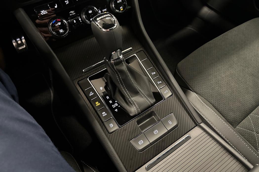 SKODA Superb 2025