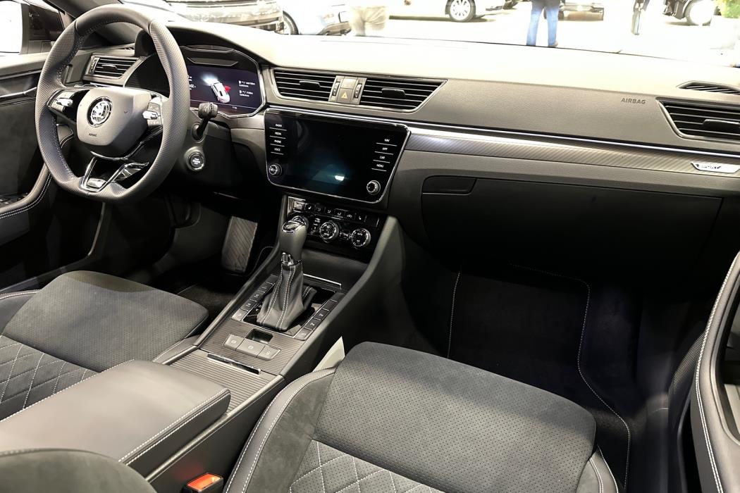 SKODA Superb 2025