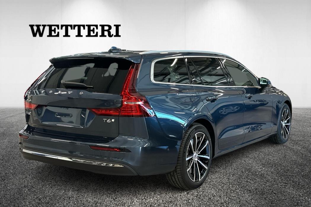 VOLVO V60 2025
