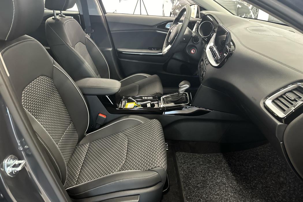 KIA XCeed 2025
