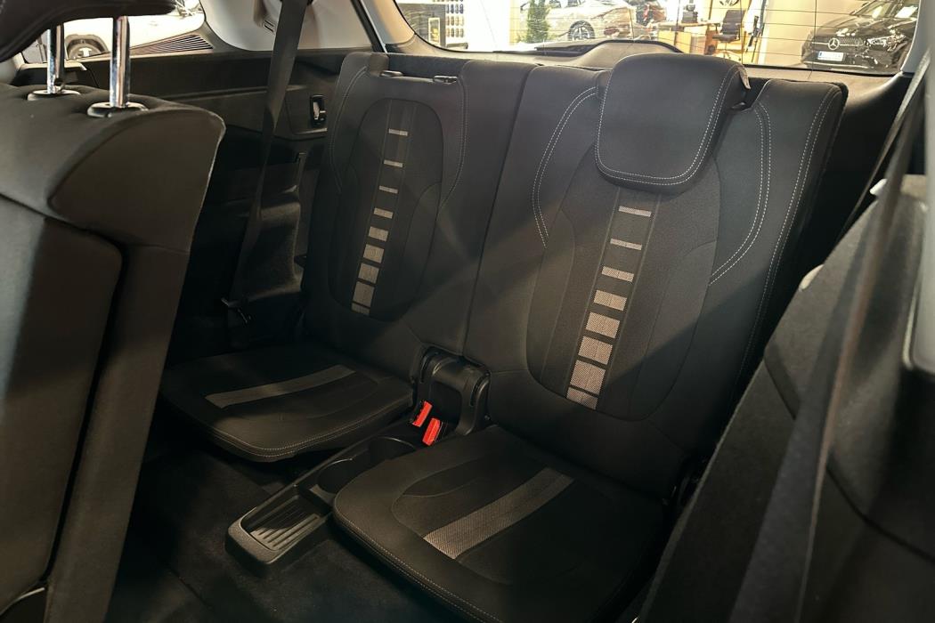 BMW 216 2016