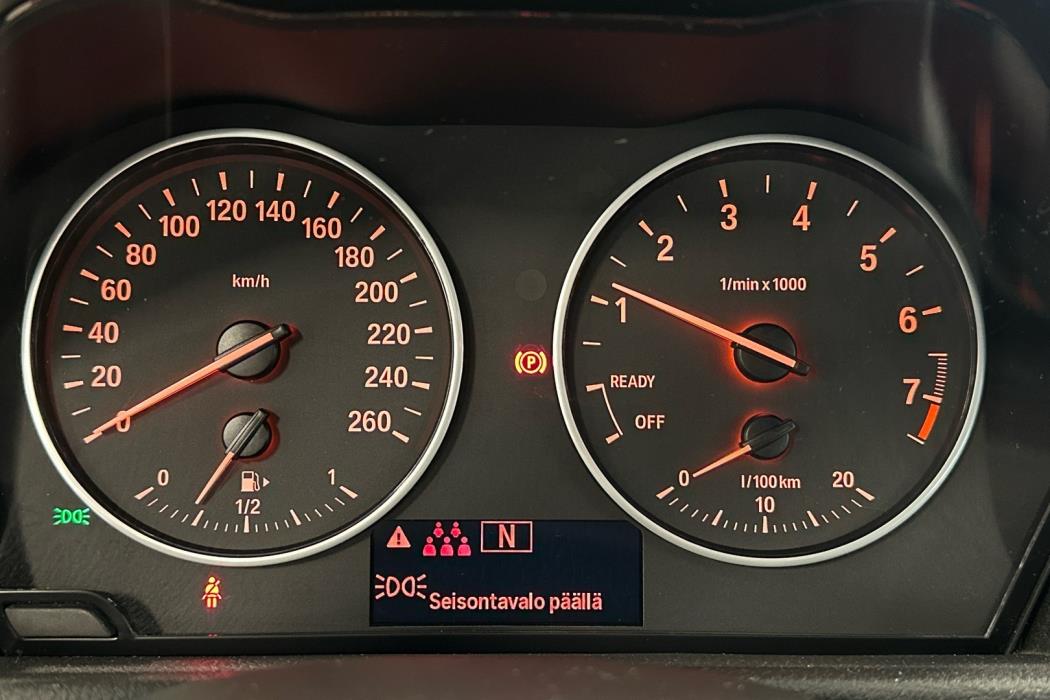 BMW 216 2016