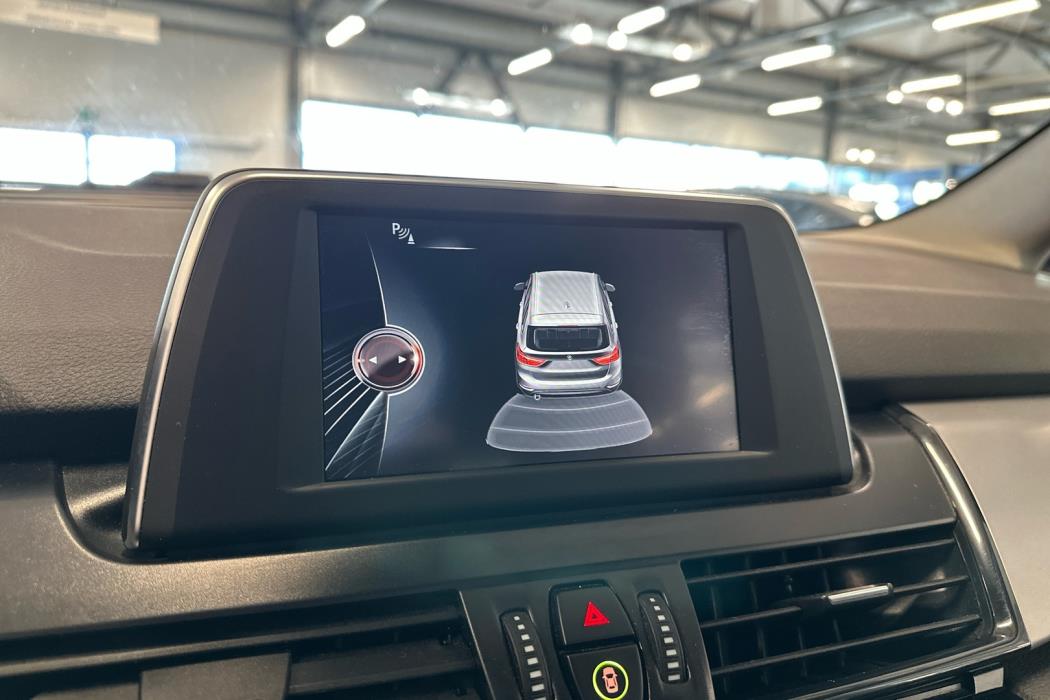 BMW 216 2016