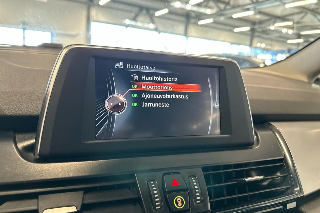 BMW 216 2016