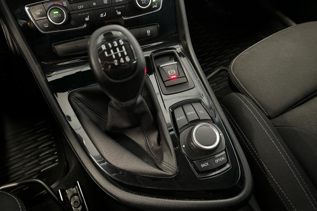 BMW 216 2016